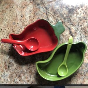 Red pepper shaped salsa/dip dish